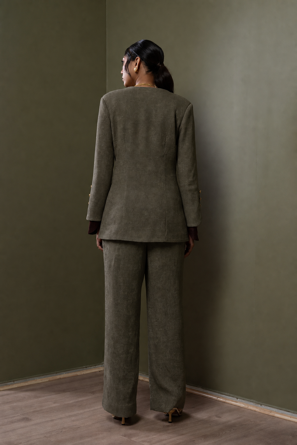 Icons of Grandeur - Olive view 4